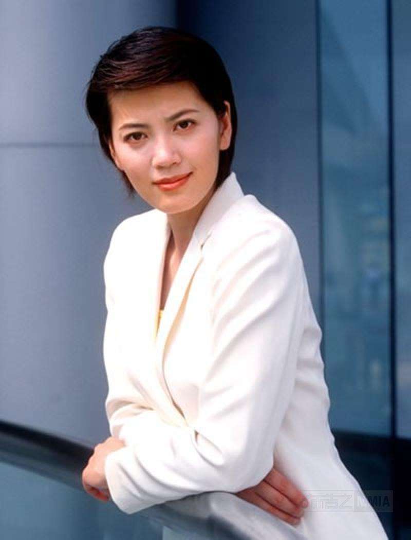 她本是央视第一美女，保送上浙大，却因遇人不淑锒铛入狱