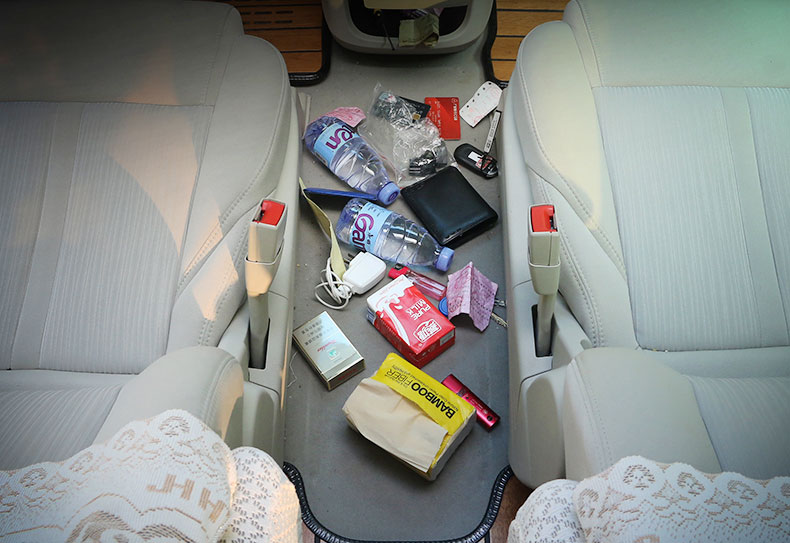 gl8改装扶手箱过程,gl8低配升级原厂扶手箱