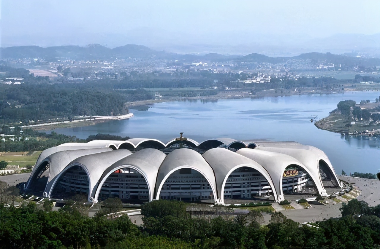 体育场和足球场的区别,体育场和体育馆对比图