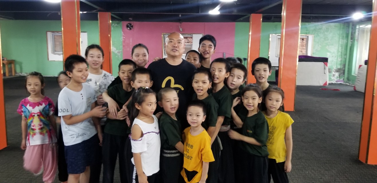 爱心大使王云中：大爱无疆做公益、众人称赞。