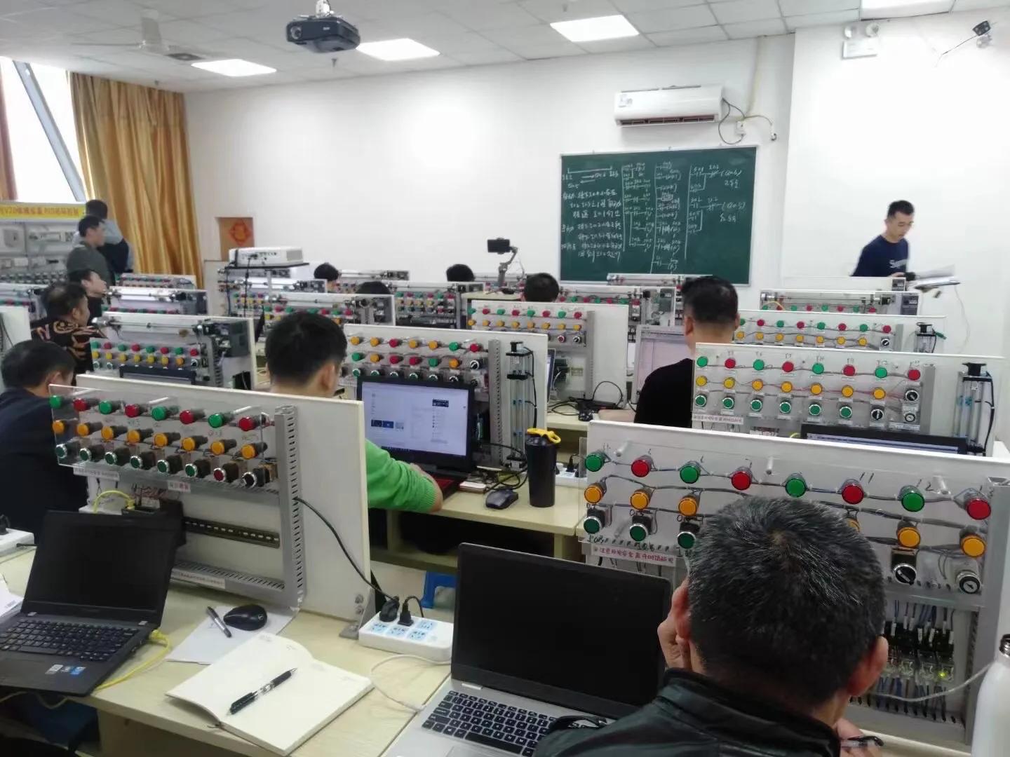 免费试学机器人PLC自动化课程