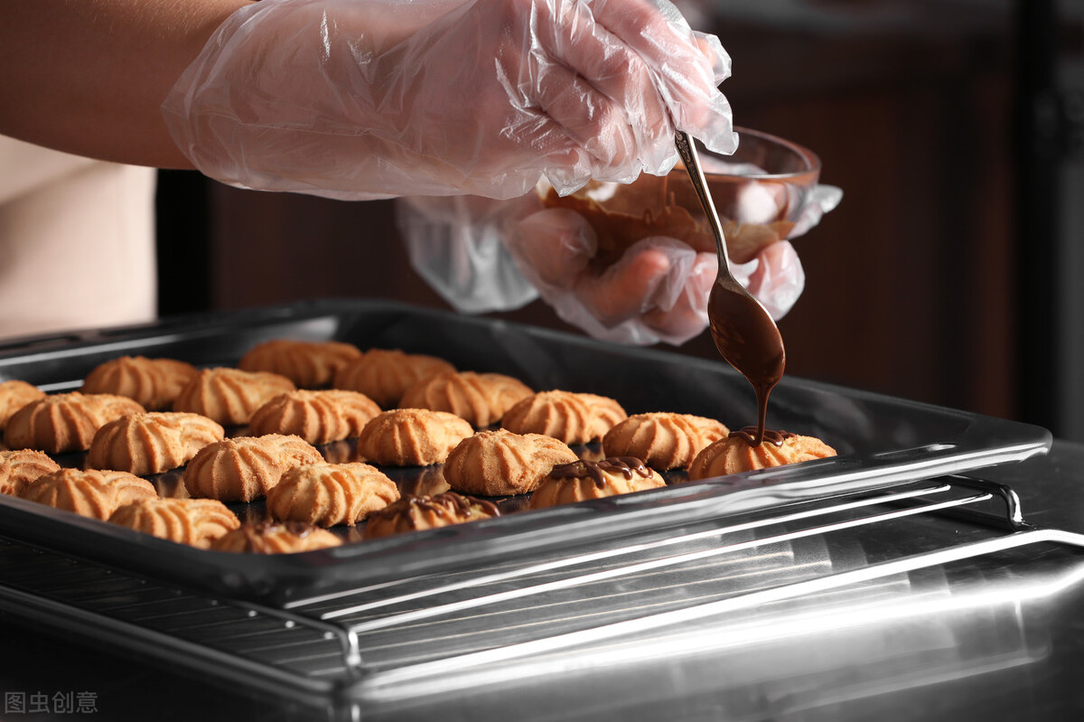 我，37岁，从月入3k到靠摆摊卖糕点年入15万，有钱媳妇也高兴了