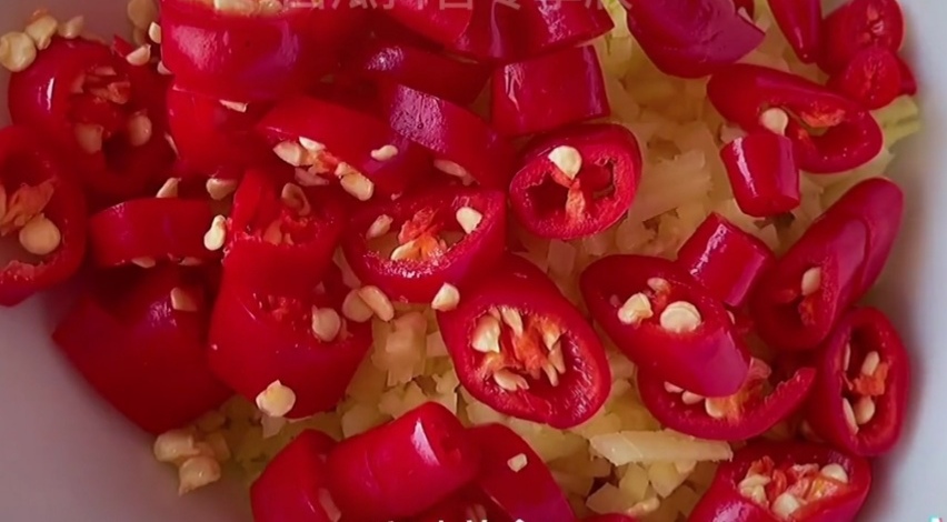 莲藕清洗淤泥法,清洗莲藕里面的泥