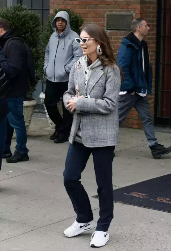 小白鞋注意事项,男人穿小白鞋的三大忌