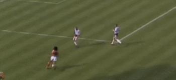 足坛最伟大的9号,足坛历史封神榜范巴斯滕