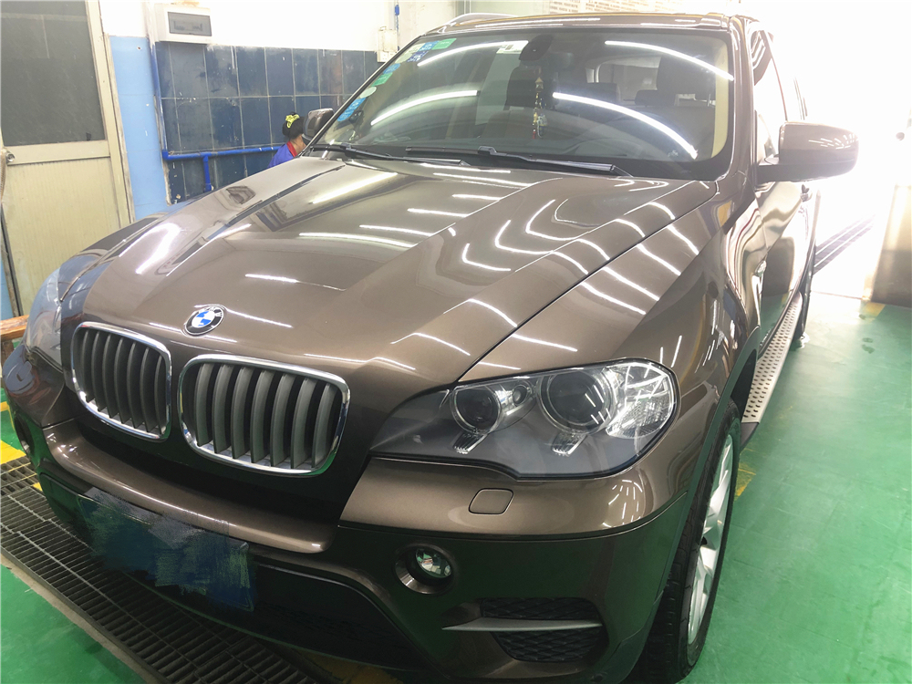 广州宝马x5镀晶亮条修复,宝马x5漆面保护膜最好看的