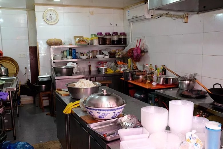 两百年呼童街，一百米烟火路，尝尝这里的美食吧