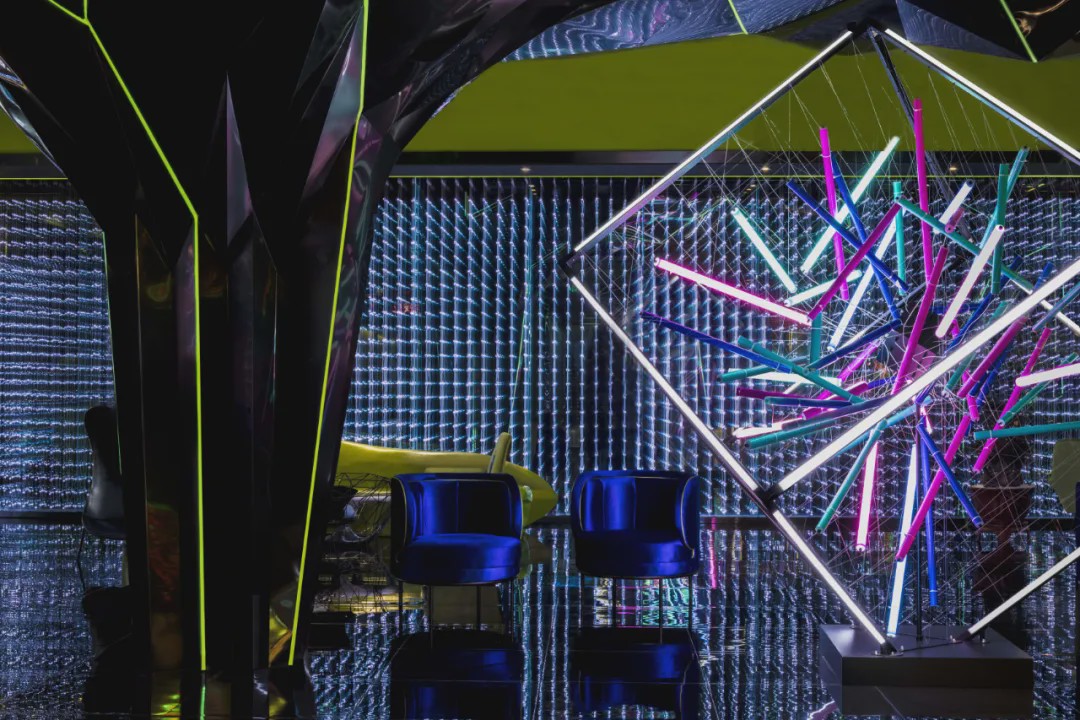 眉间是银河,眉间有银河眼中有星辰什么意思