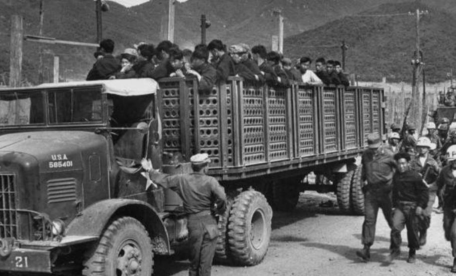 抗美援朝中，中美双方对待战俘的态度，谁文明，谁野蛮？高下立判