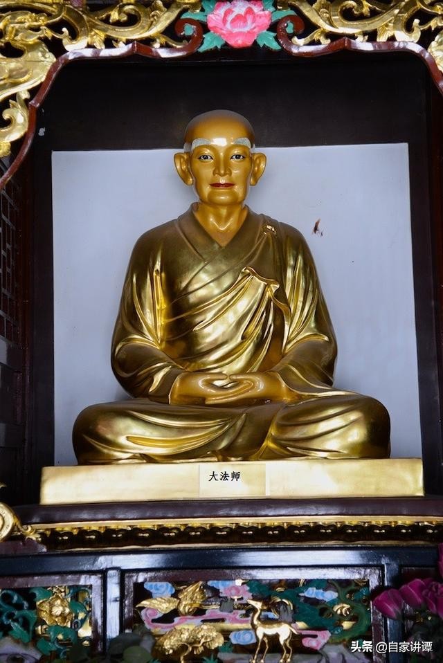 僧为帝,帝亦为僧,数十载衣钵相传,正觉依然皇觉旧