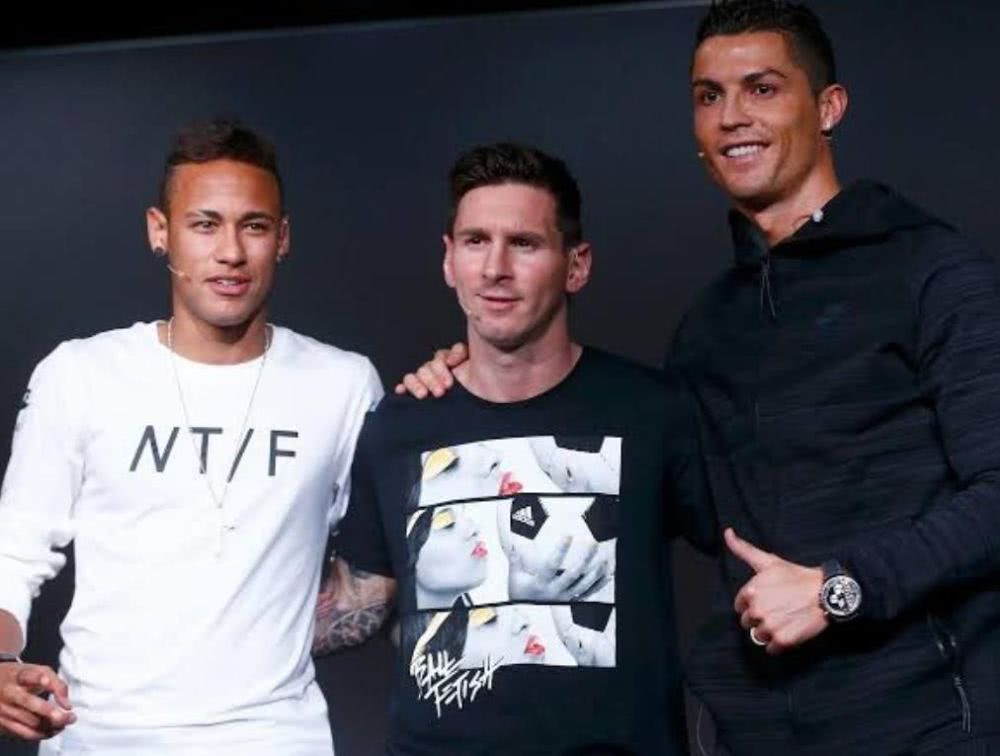 内马尔微醺中狂欢跨年，梅西C罗却仍不忘挤时间玩命训练