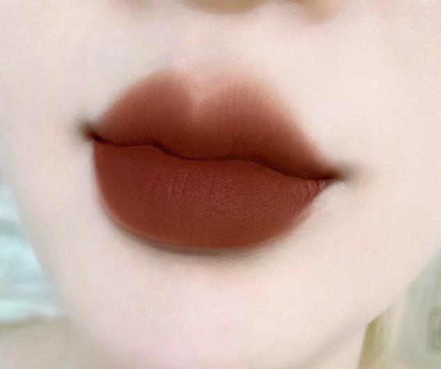 不知道选什么颜色的口红合适,今春必入的口红好看到爆