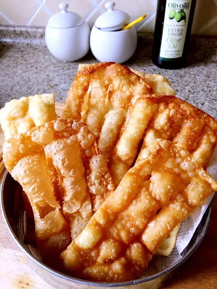 天津特色小吃被称为津门三绝 (天津风味小吃中的三绝之一)