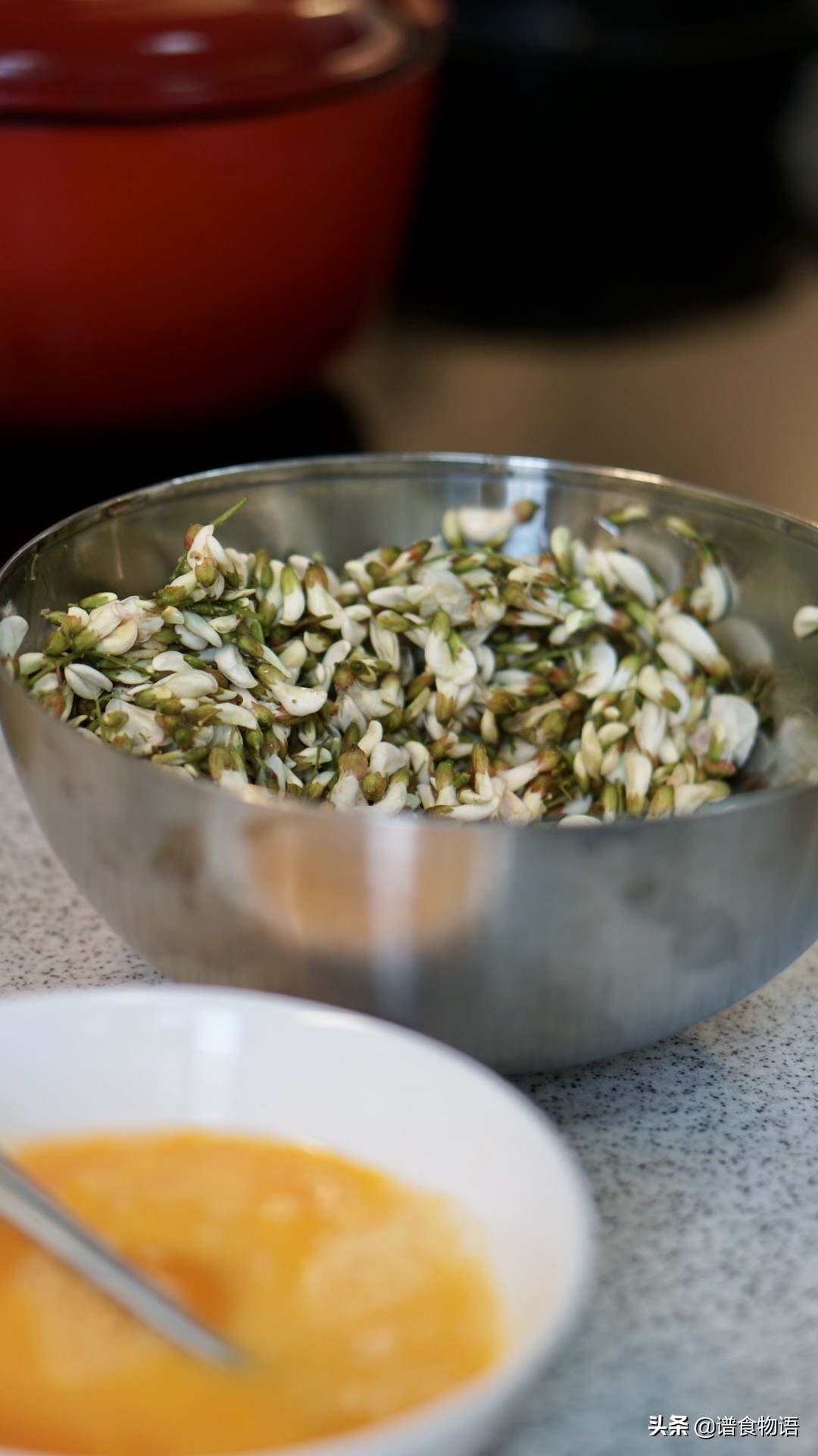 又是一年槐花季节槐花怎么吃好吃,好吃又清香的洋槐花