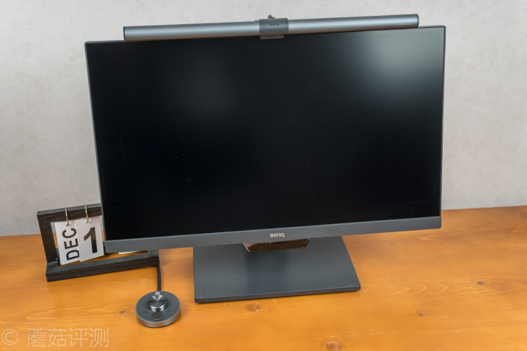 明基screenbar屏幕挂灯效果,明基显示器屏幕挂灯