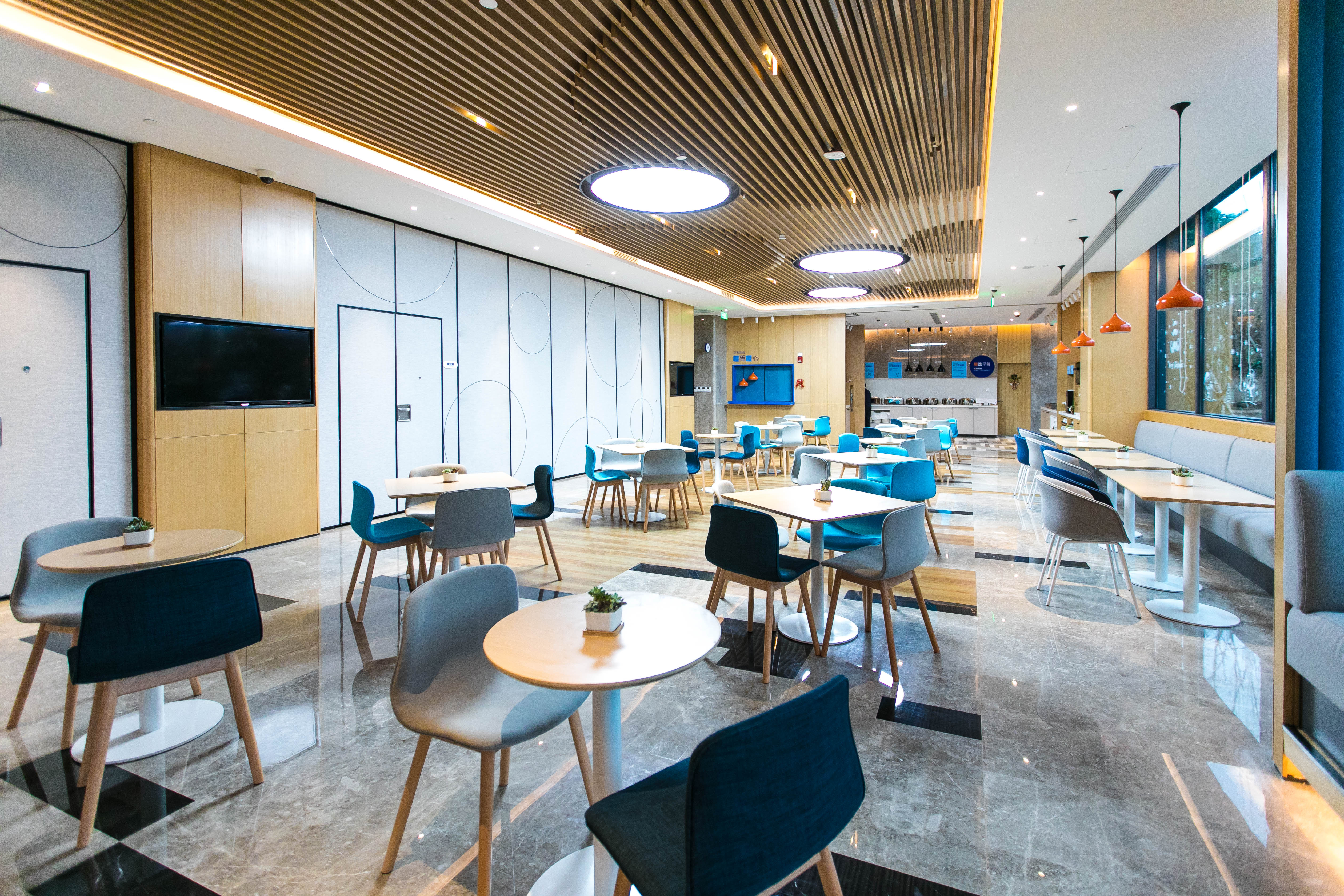 去上海迪士尼住哪儿性价比高,上海迪士尼住宿游玩攻略