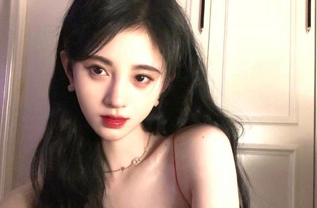 眼妆怎么画显大又干净推荐,下眼睑自带眼影怎么画眼妆