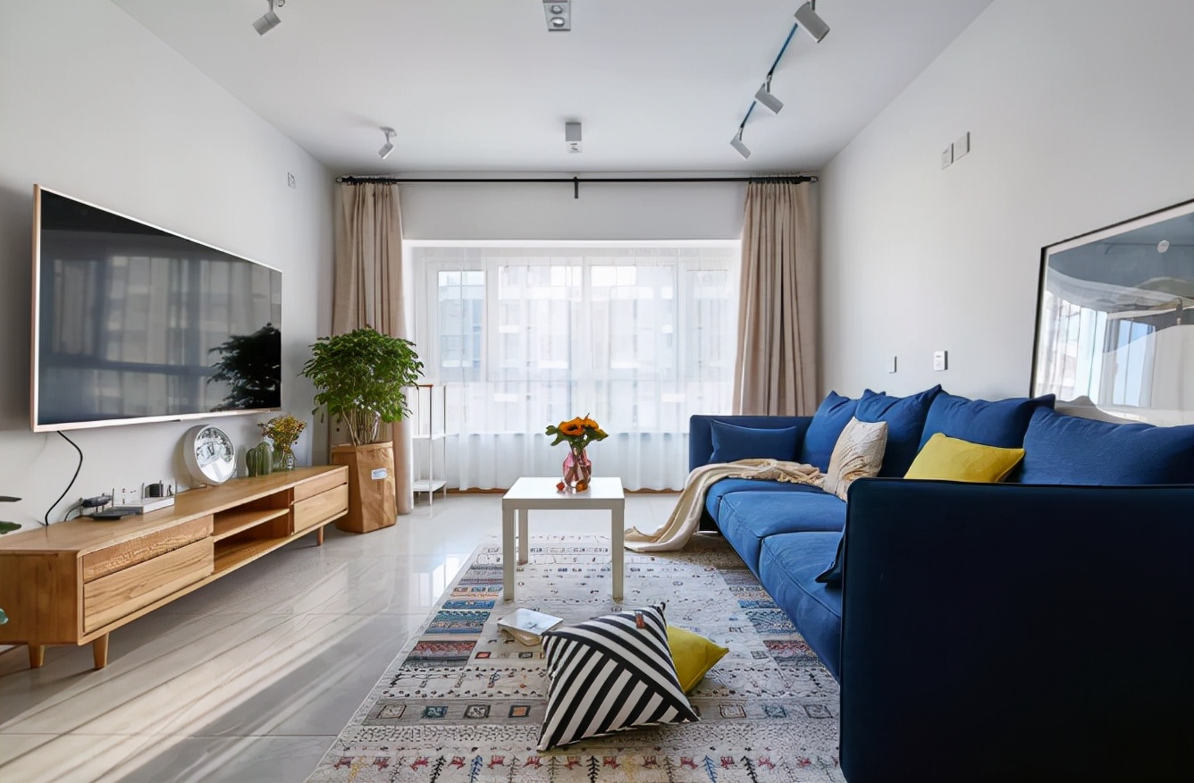 为什么网上的沙发才一两百,为什么真皮沙发才三四千块钱