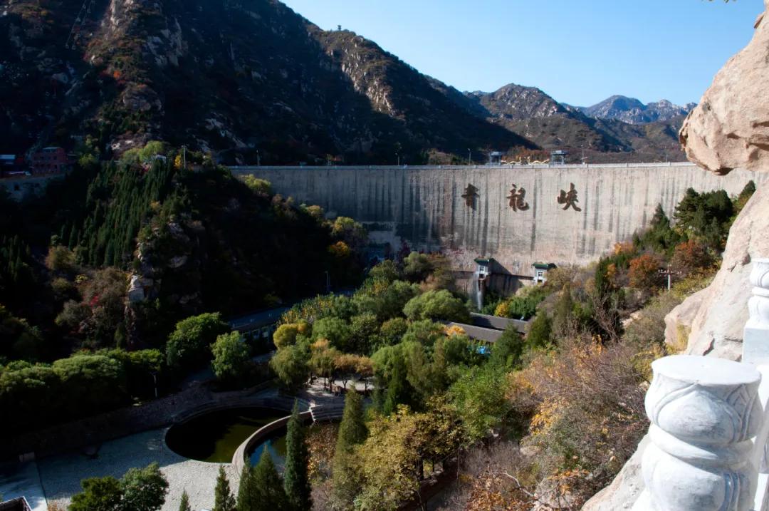青龙峡风景区秋景,欣赏青龙湖美景