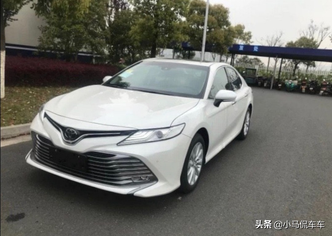 2023款帕萨特330比2.5凯美瑞快多少,帕萨特330精英和凯美瑞2.0豪华