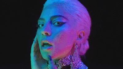 gaga靠一部电影重回事业巅峰,ladygaga转行做什么了