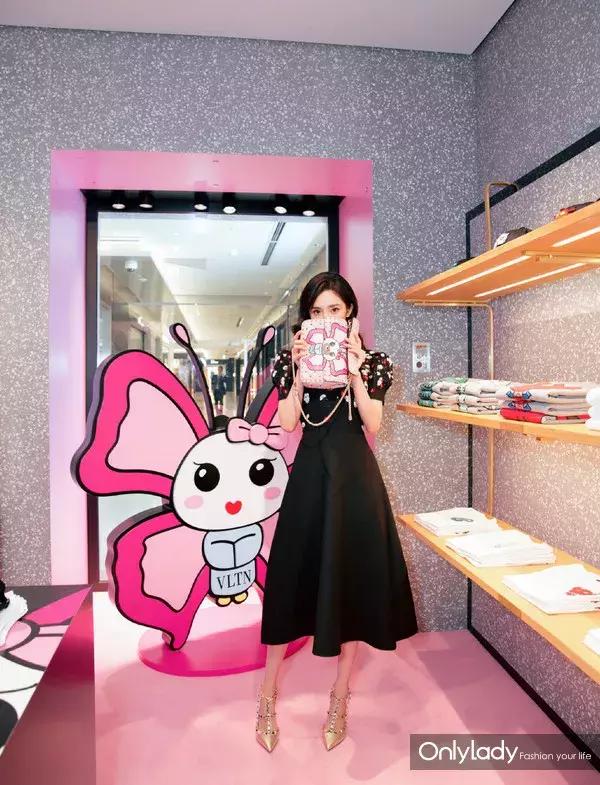 张艺兴valentino东京神图,张艺兴valentino秀场表演