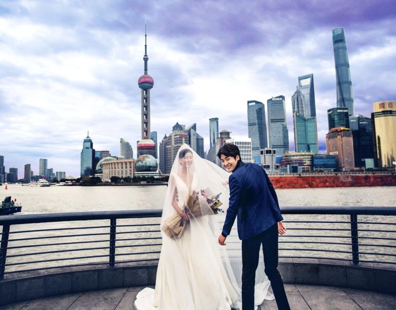 海边拍婚纱照姿势,拍婚纱照姿势跟表情图中式