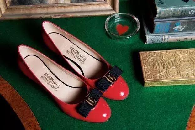 100元和500元的高跟鞋,100元的鞋和500元的鞋差距