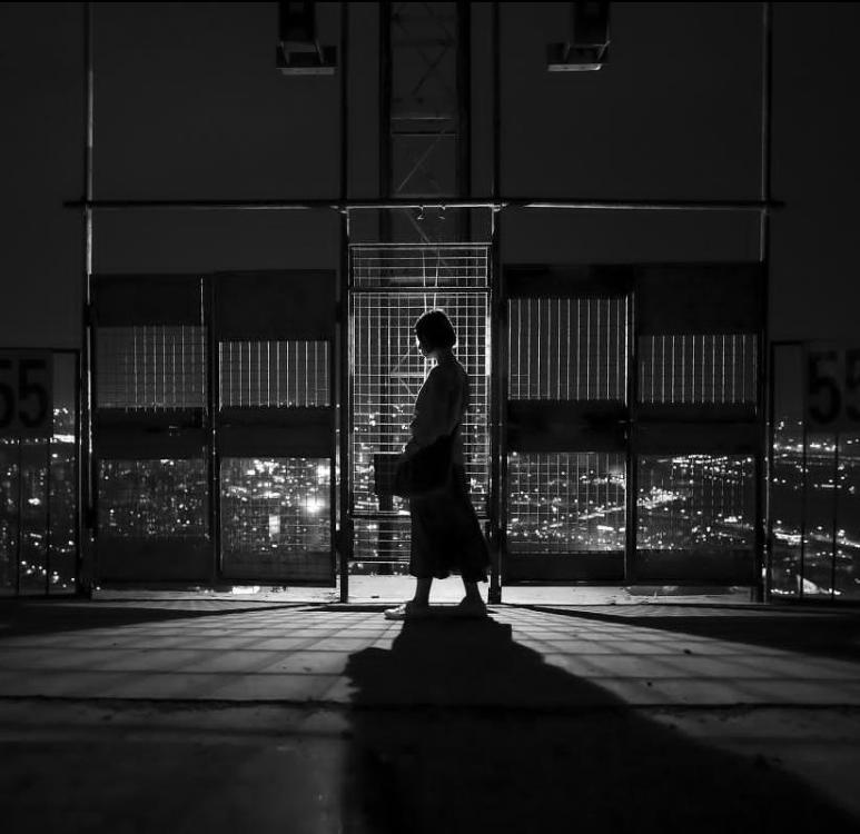 明暗关系对比强烈的绘画,绘画明暗关系教程