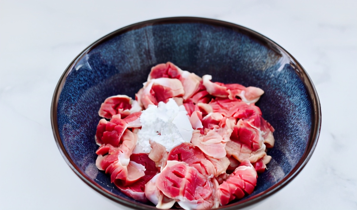 鸡身上“软黄金”，识货的人抢着买，肉贩子偷偷留着吃