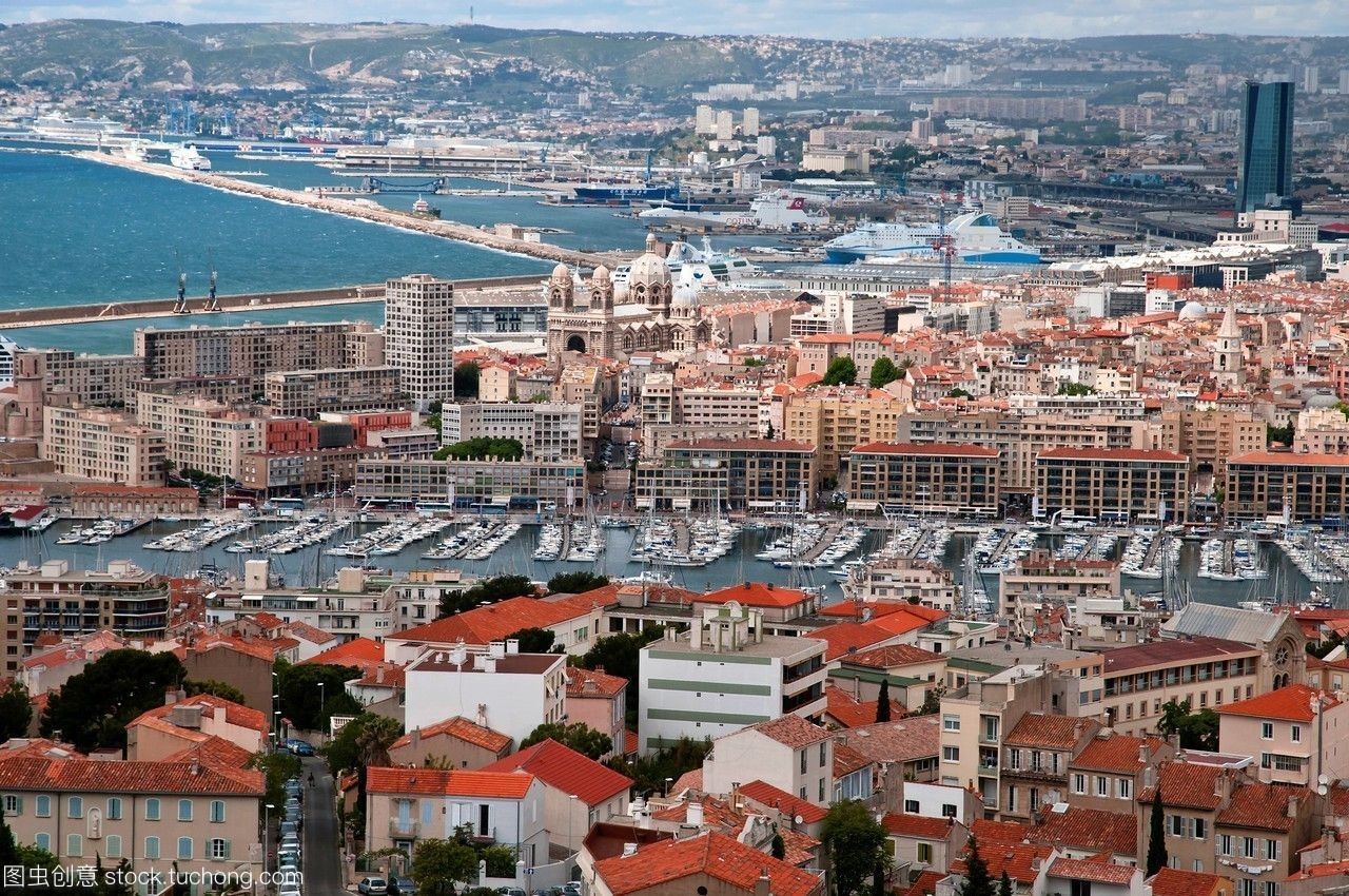 法国比利牛斯山麓的城市,法国城市名称及地理位置