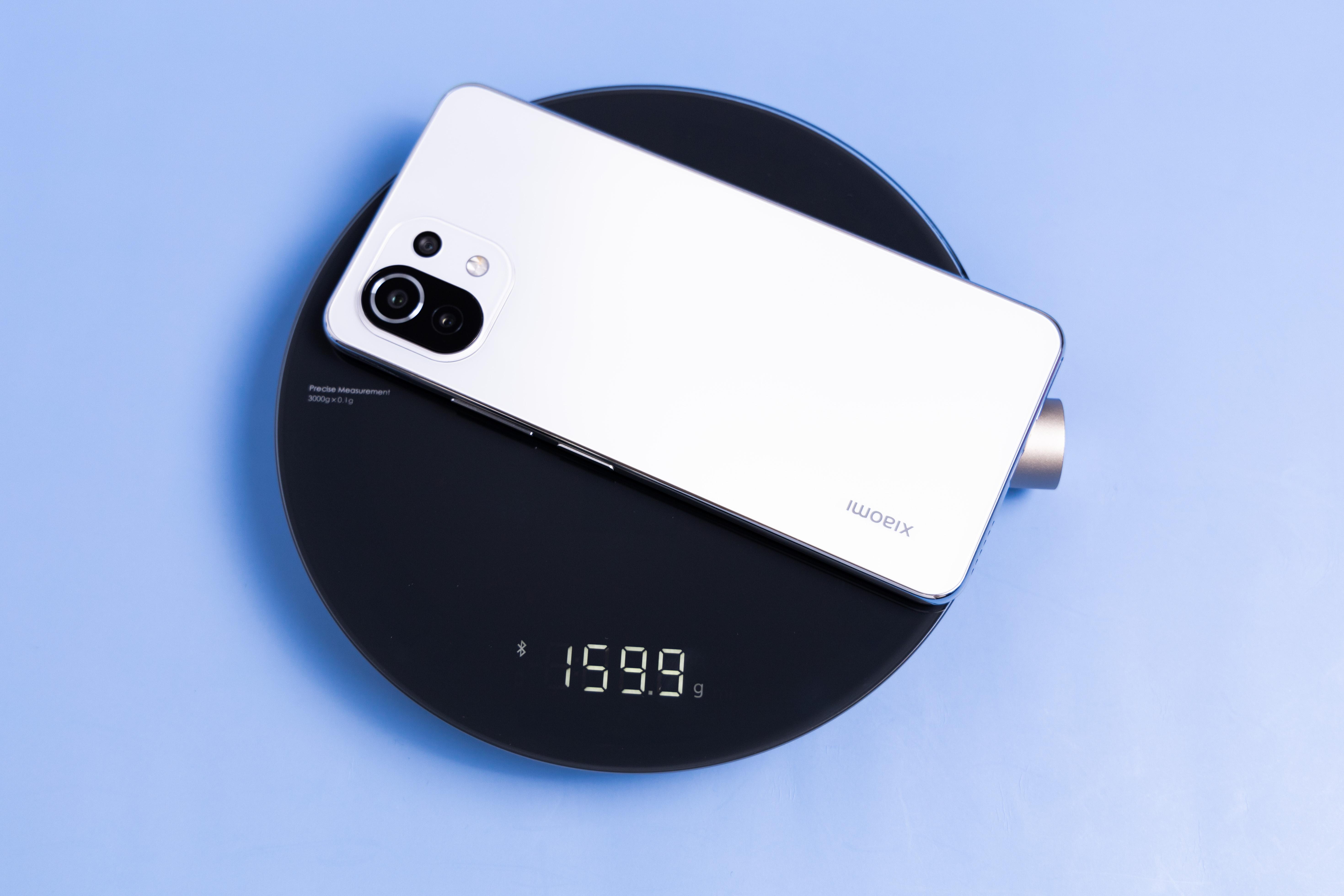 外国人有多喜欢小米11青春版？ins女博主发长文表白：太美了