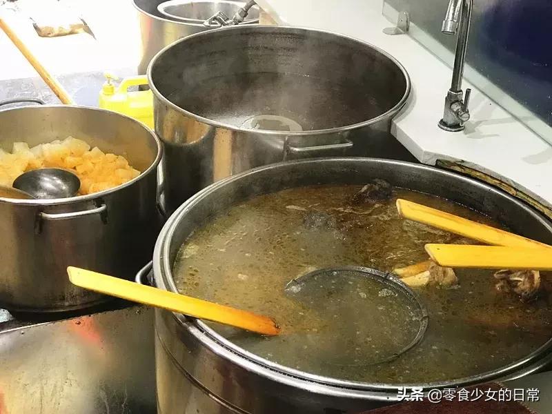 藏在武汉老巷子的实惠餐厅,武汉正宗老字号店