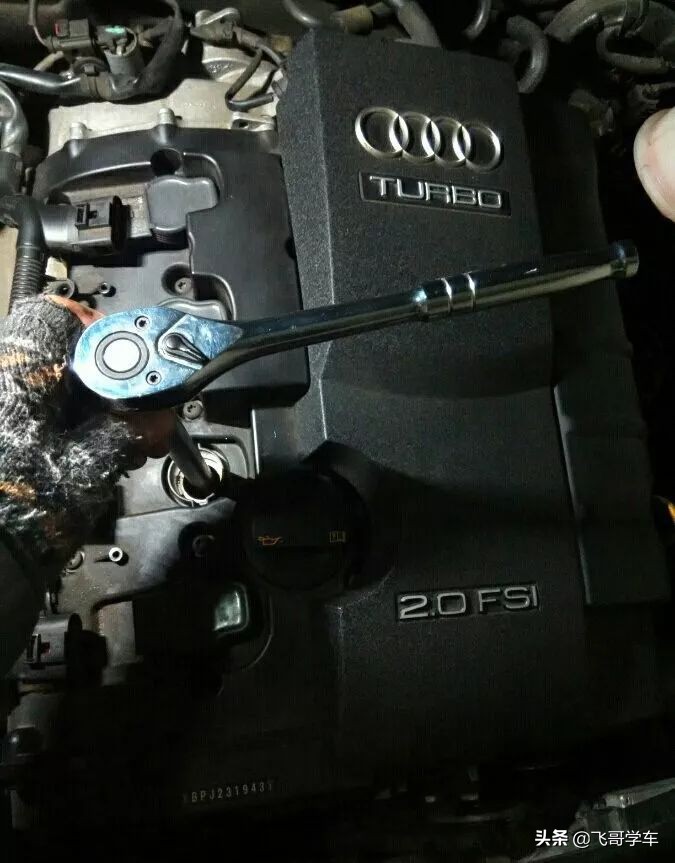 2011款2.0t奥迪a6l,最新款奥迪a6l更换火花塞教程