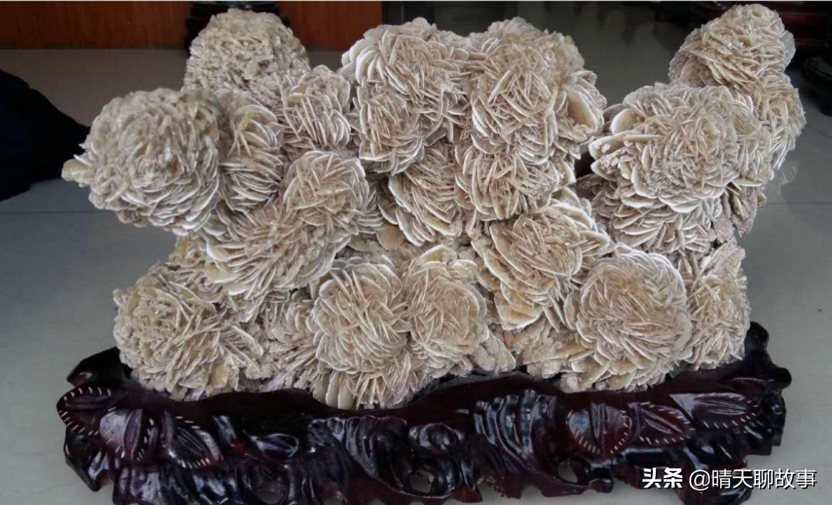 在沙漠里捡石头,沙漠有石头为什么要捡