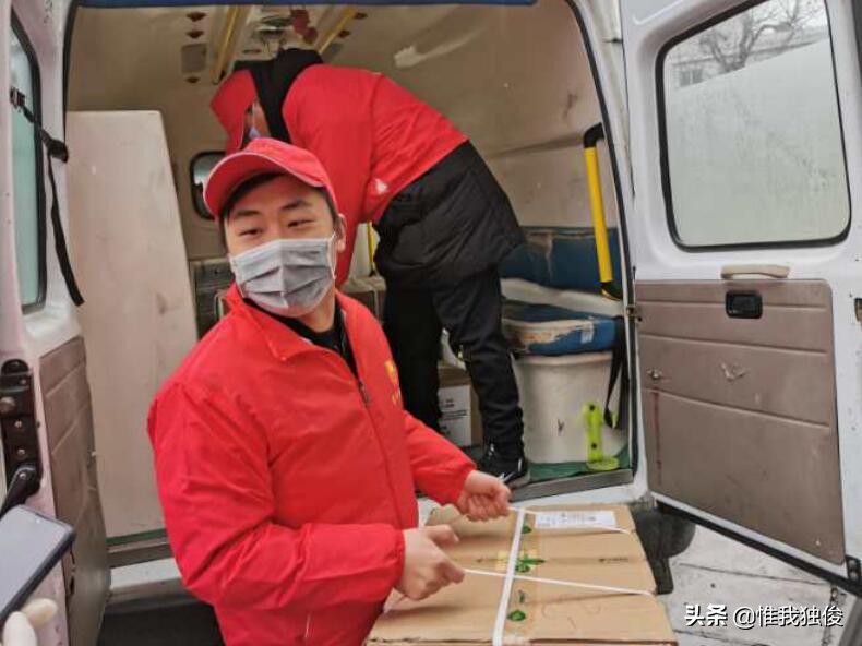 疫情期间的志愿者坚守岗位,抗疫防疫志愿者在路上