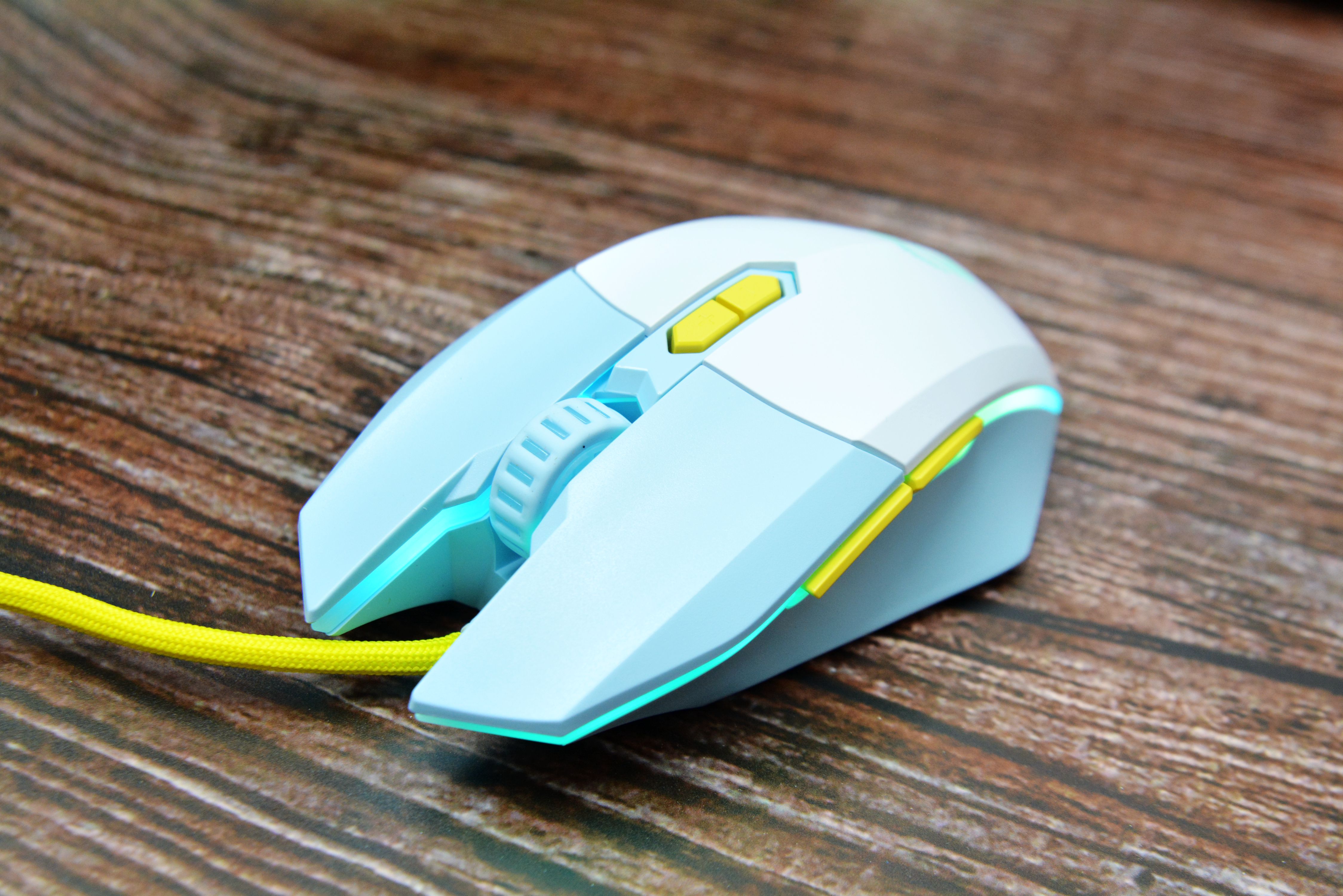 达尔优em910鼠标换微动,达尔优em910鼠标和雷蛇蝰蛇对比