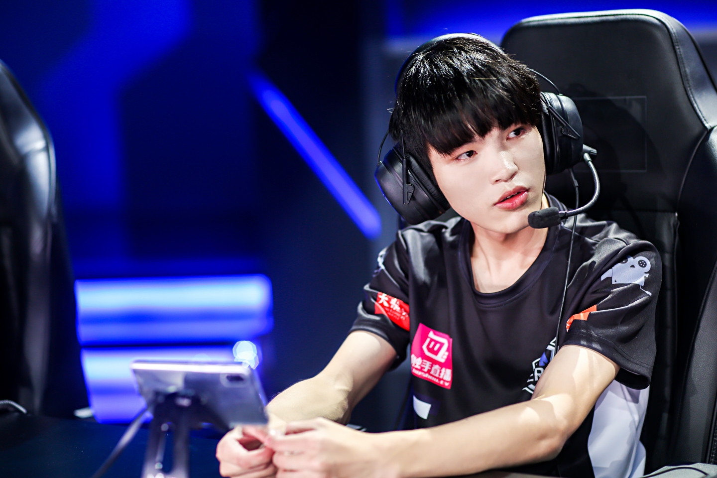 宝藏男孩Hero.柠栀:我可以冷面张扬,我也可以知善存恩