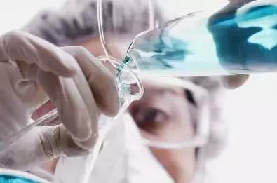 一口黄牙毁了一张脸视频,一口黄牙影响颜值