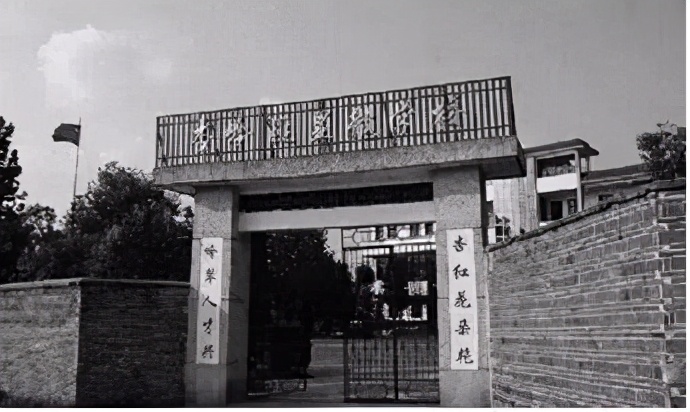 江西自古文风鼎盛,为何如今大学凋敝?国立中正大学兴衰可窥一斑