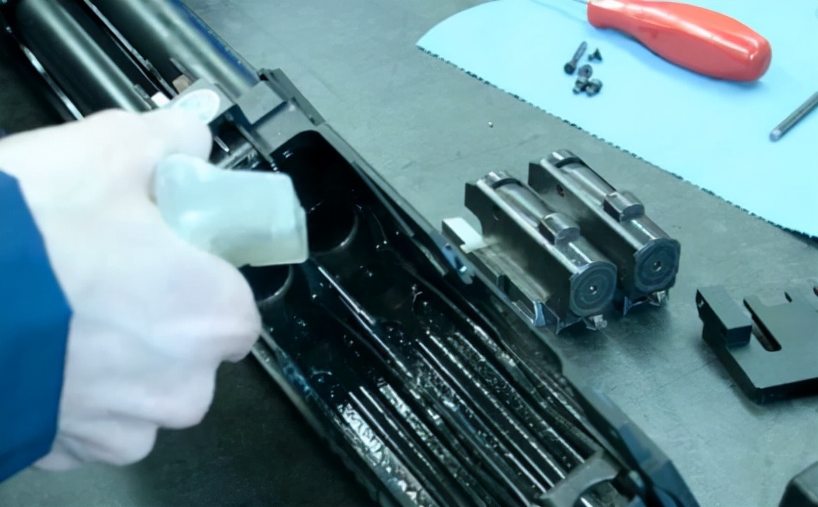 列文虎克观察什么,盘点吃鸡游戏里的各种枪械