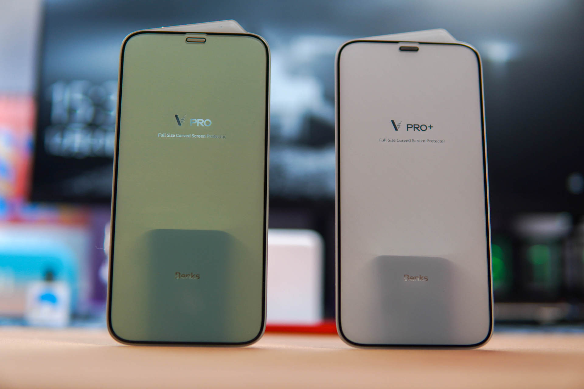 iphone12硅胶壳和皮革哪个好,iphone12promax钢化膜