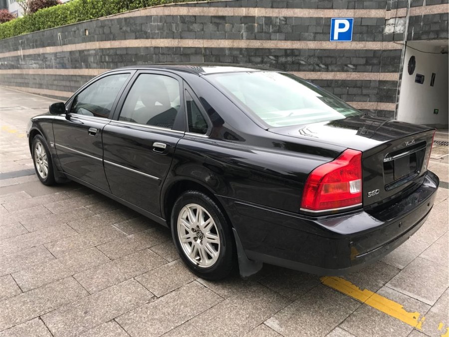 08年沃尔沃s803.0t油耗,沃尔沃s80和s90有什么大区别