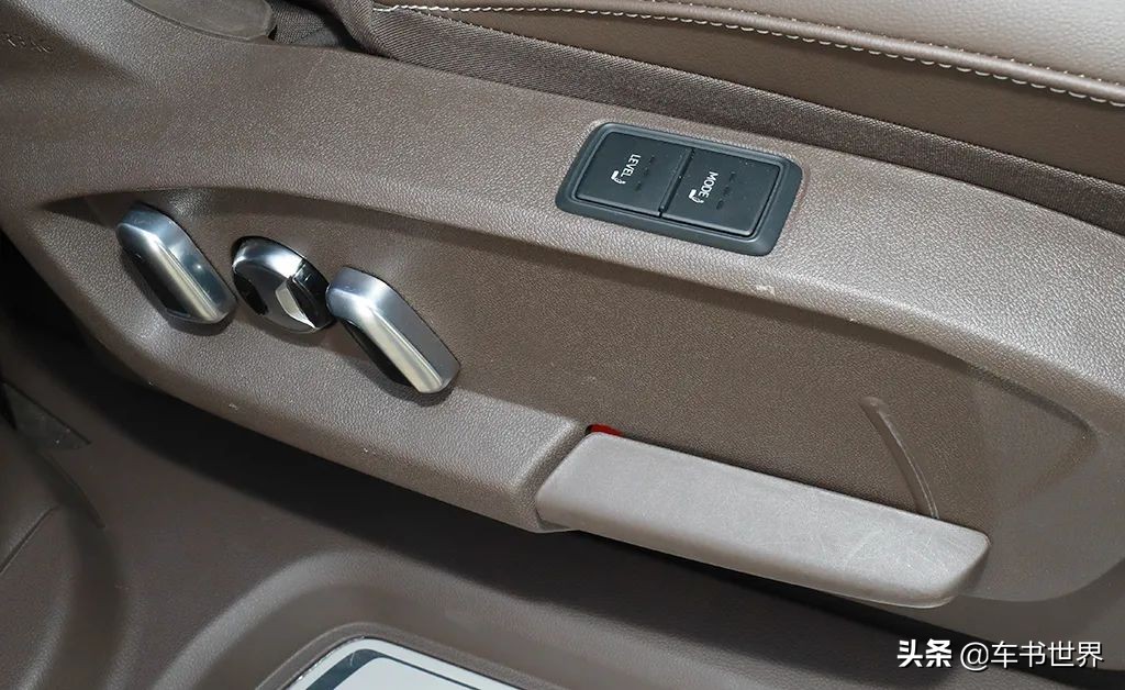 威然和夏朗比较选哪个更好,大众夏朗2017款怎么样