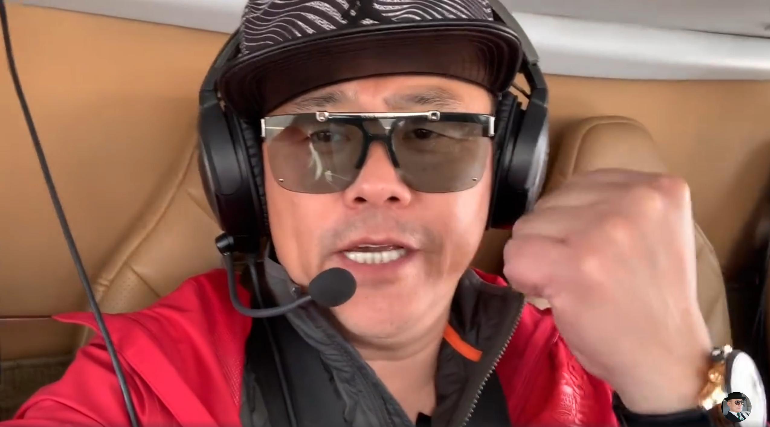 周立波和科比搞笑视频,周立波坐直升机调侃科比遭热议