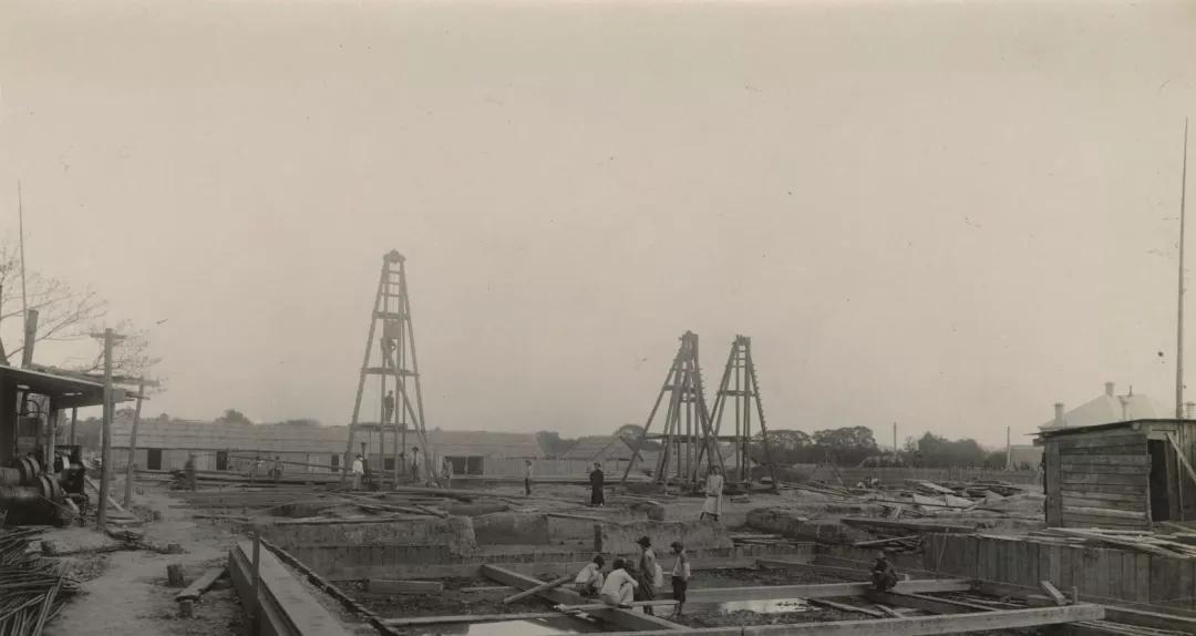 上海百年邬达克建筑——宏恩医院，最近长高了1.2米