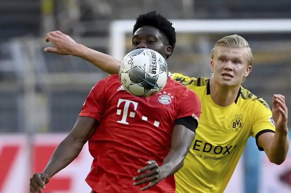 实况足球阿方索戴维斯,阿方索戴维斯被铲视频