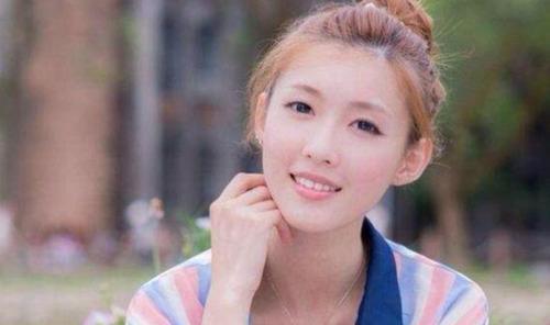 男人让女人亲吻他的脸颊,男人让女人亲你的心理