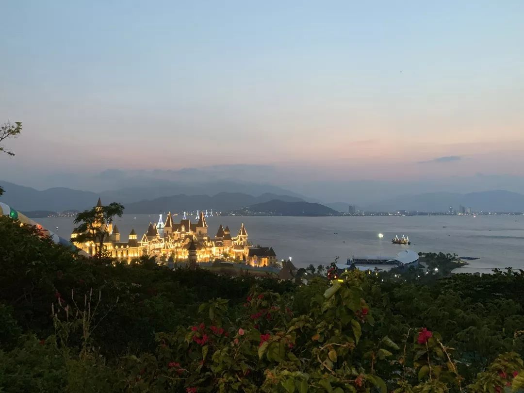 青岛航空芽庄,青岛航空飞河内