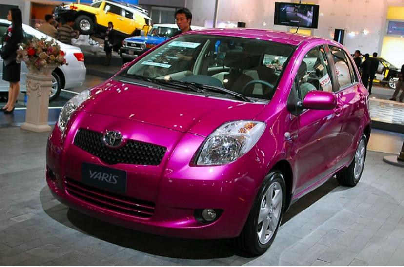 近距离看看丰田雅力士的全貌,丰田雅力士至尊版5万多公里